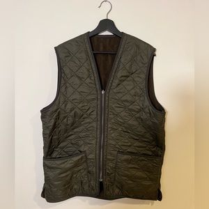 Barbour Polarqulit Vest in Olive Green